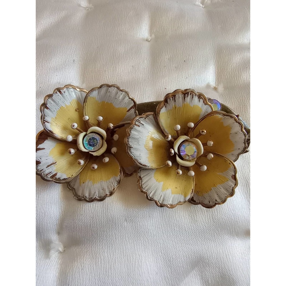 Vintage Flower Enamel Broach